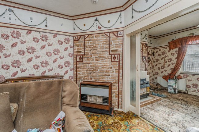 82 Castlewood Road, Salford, Greater Manchester, M7 3GW 4