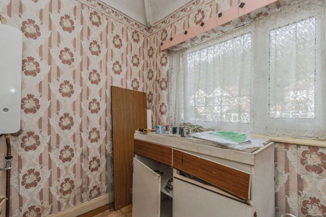 82 Castlewood Road, Salford, Greater Manchester, M7 3GW 4