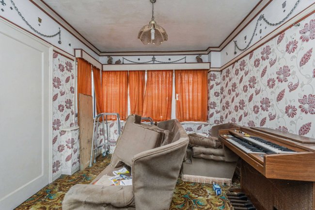 82 Castlewood Road, Salford, Greater Manchester, M7 3GW 4