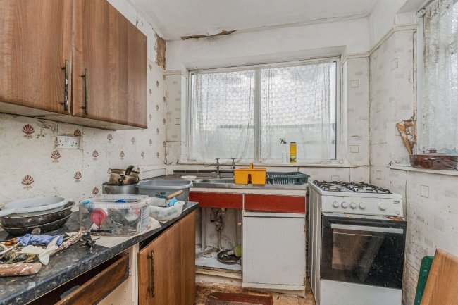 82 Castlewood Road, Salford, Greater Manchester, M7 3GW 4