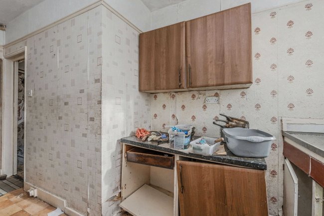 82 Castlewood Road, Salford, Greater Manchester, M7 3GW 4