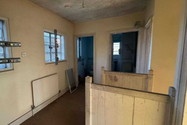 Former School Caretakers House, De Bohun Primary School, Green Road, London N14 4AD 5