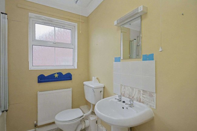 70 Goliath Road, Poole, BH15 4NS 9