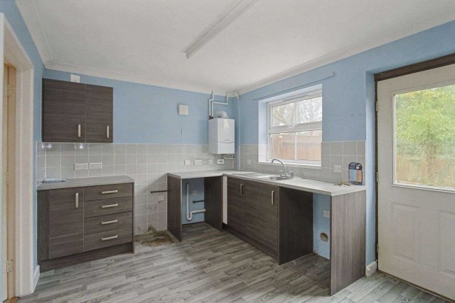 70 Goliath Road, Poole, BH15 4NS 9