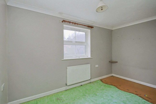 70 Goliath Road, Poole, BH15 4NS 9