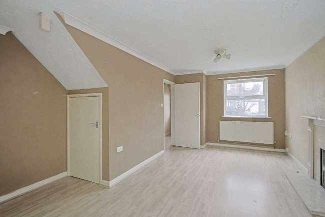 70 Goliath Road, Poole, BH15 4NS 9