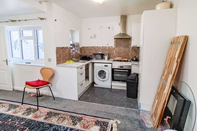 8 Oldham Terrace, Acton, London, W3 6LS 10