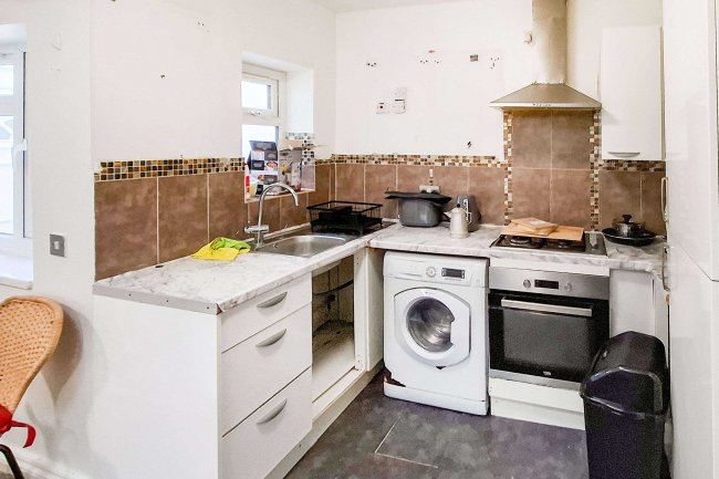 8 Oldham Terrace, Acton, London, W3 6LS 10