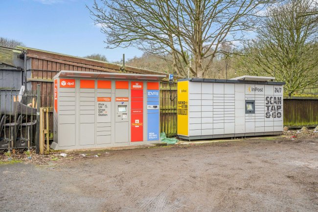 The Grand Hotel, 13 Market Street, Manchester M26 1GF 5