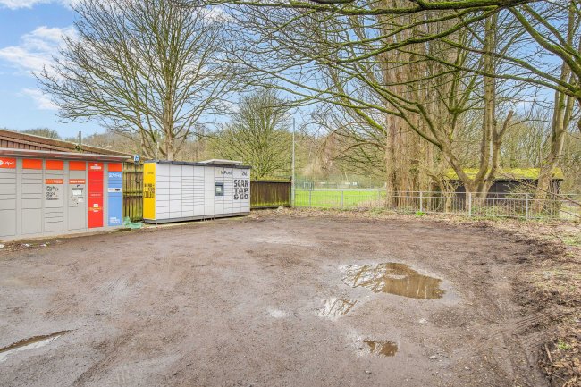 The Grand Hotel, 13 Market Street, Manchester M26 1GF 5