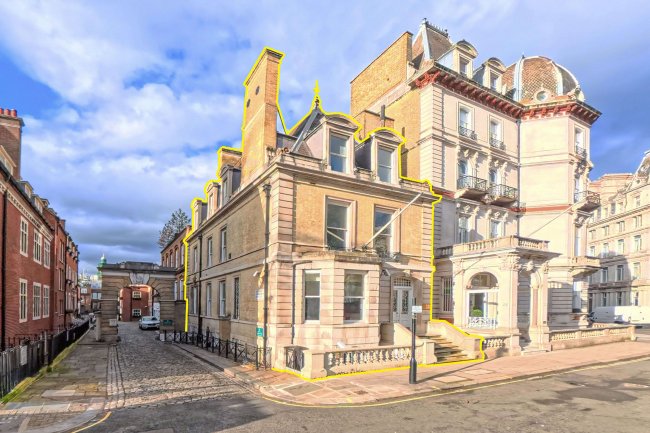 34 Grosvenor Gardens, London SW1W 0DH 6