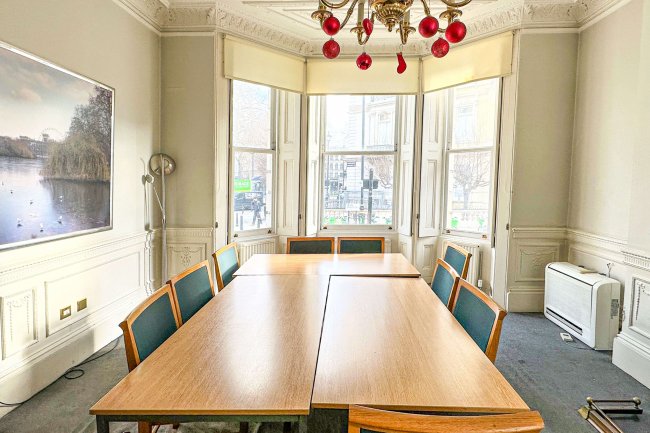 34 Grosvenor Gardens, London SW1W 0DH 6