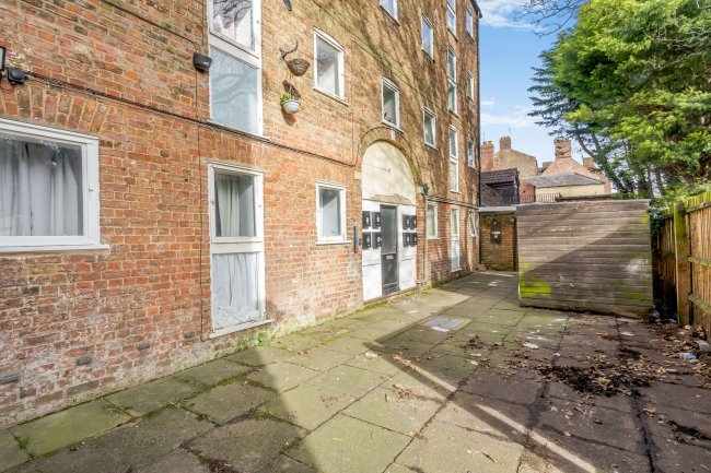Beechfield House, High Street, Spalding PE11 1UD 3