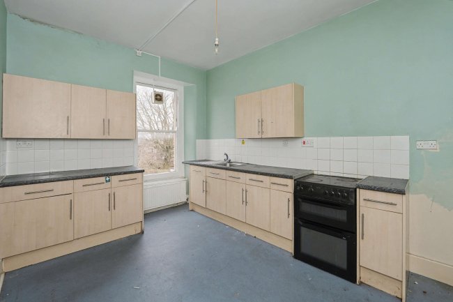 10 Hughenden Road, Clifton, Bristol, Avon, BS8 2TT 2