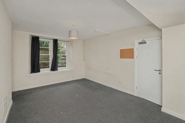 10 Hughenden Road, Clifton, Bristol, Avon, BS8 2TT 2
