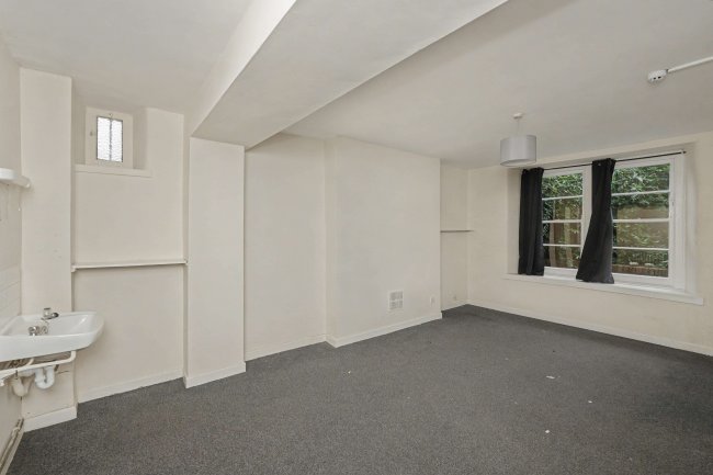 10 Hughenden Road, Clifton, Bristol, Avon, BS8 2TT 2