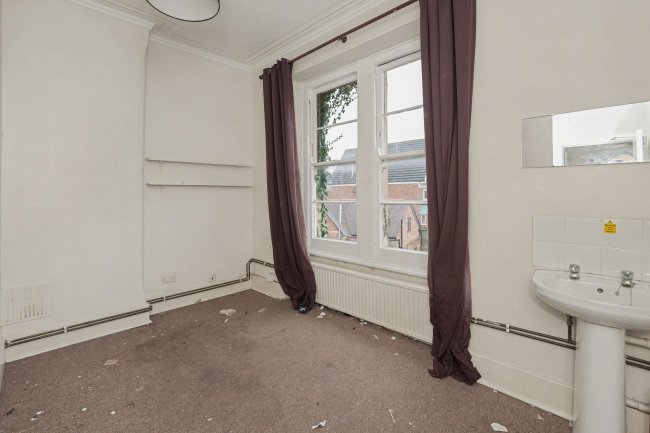 10 Hughenden Road, Clifton, Bristol, Avon, BS8 2TT 2