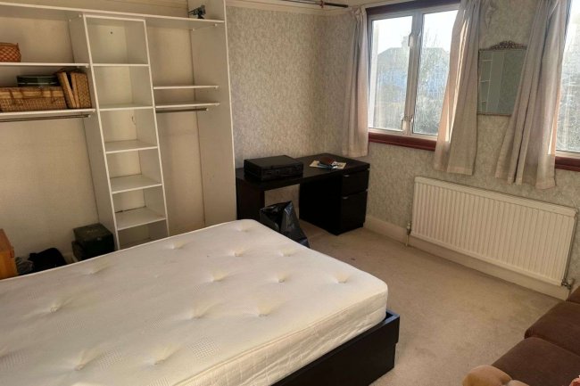 19 Pollards Hill North, Norbury, London SW16 4NJ 10