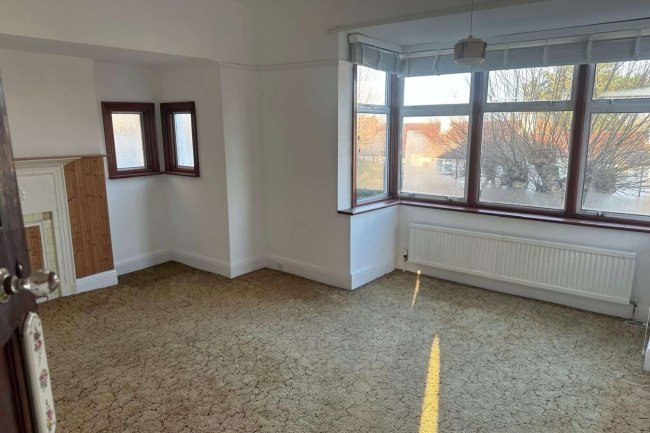 19 Pollards Hill North, Norbury, London SW16 4NJ 10