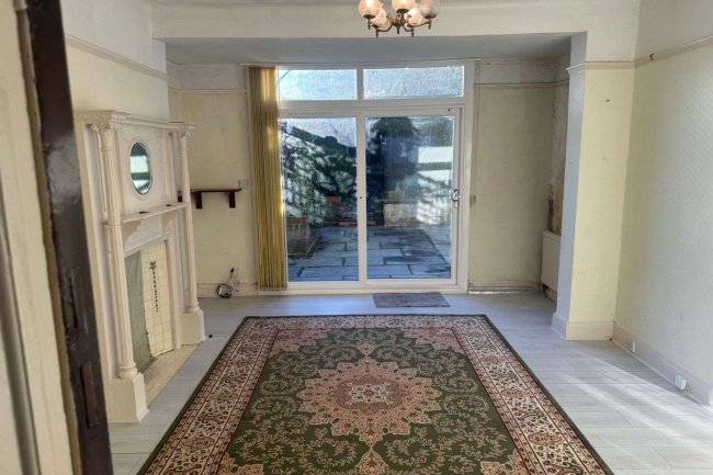 19 Pollards Hill North, Norbury, London SW16 4NJ 10