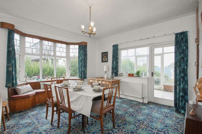 881 High Lane, Stoke-on-Trent, Staffordshire, ST6 6HQ 1