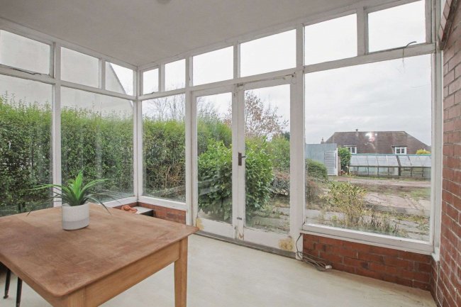 881 High Lane, Stoke-on-Trent, Staffordshire, ST6 6HQ 1