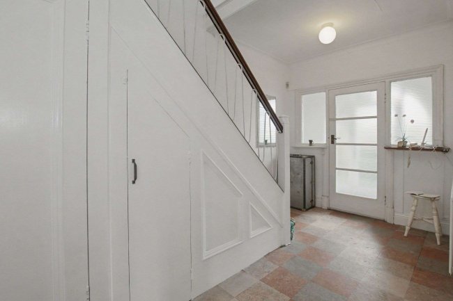 881 High Lane, Stoke-on-Trent, Staffordshire, ST6 6HQ 1