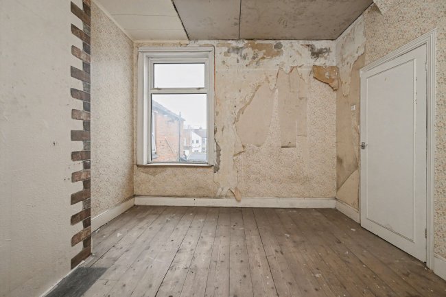 225 Fratton Road, Portsmouth PO1 5HA 2