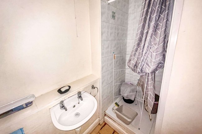 137 Ragees Road, Kingswinford, West Midlands, DY6 8NQ 3
