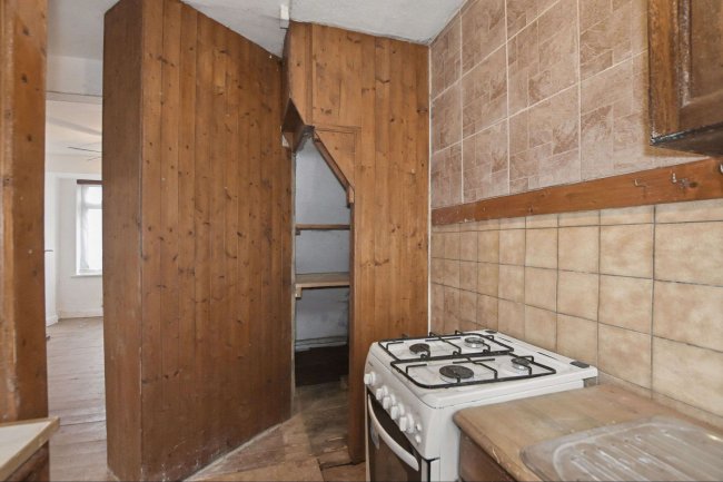 44 Dunkery Road, Eltham, London, SE9 4HZ 1