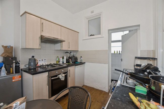 17 Floyd Road, Charlton, London, SE7 8AY 6