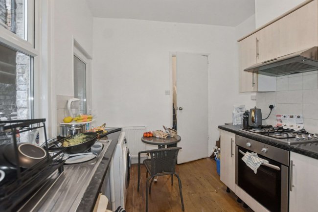 17 Floyd Road, Charlton, London, SE7 8AY 6