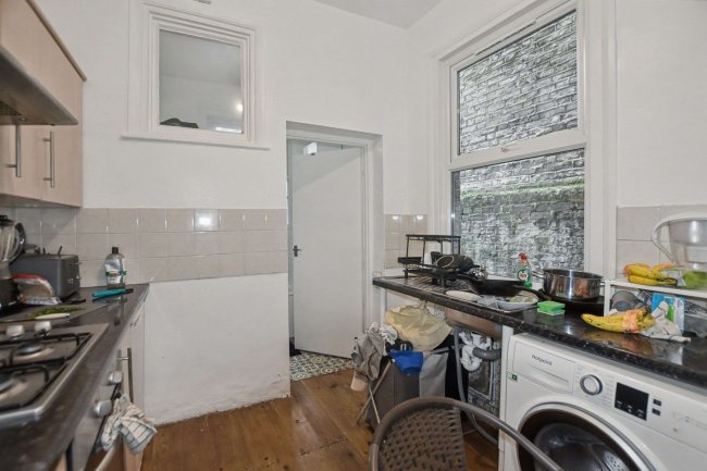 17 Floyd Road, Charlton, London, SE7 8AY 6