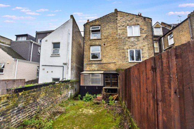 17 Floyd Road, Charlton, London, SE7 8AY 6