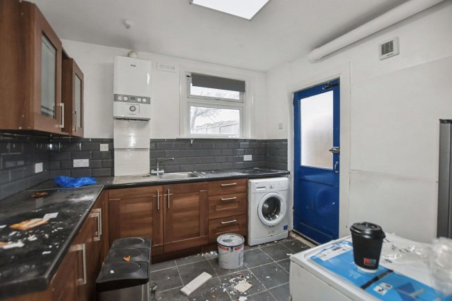 29 Inverine Road, Charlton, London, SE7 7NJ 3
