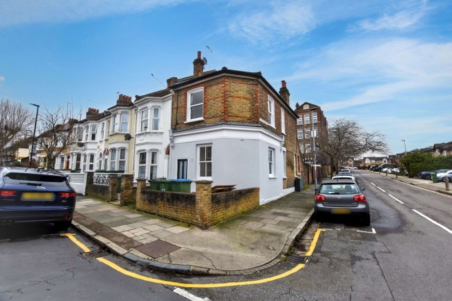 29 Inverine Road, Charlton, London, SE7 7NJ 3