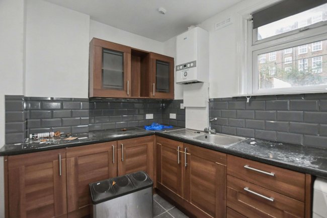 29 Inverine Road, Charlton, London, SE7 7NJ 3