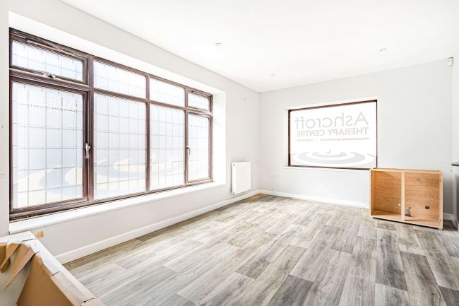 Wells Yard, Hudson Street Deddington, Banbury, Oxfordshire, OX15 0SW 2