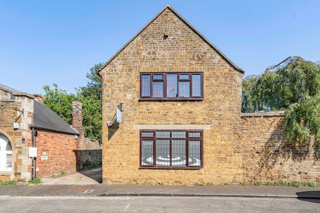 Wells Yard, Hudson Street Deddington, Banbury, Oxfordshire, OX15 0SW 2