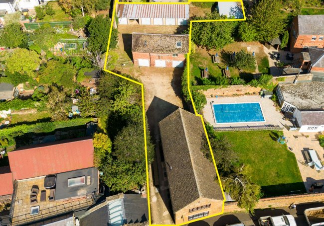 Wells Yard, Hudson Street Deddington, Banbury, Oxfordshire, OX15 0SW 2