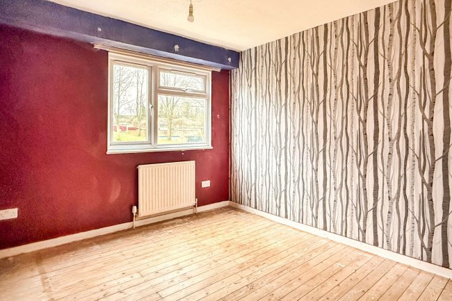 128 Pilgrims Way, Andover, SP10 5HS 2