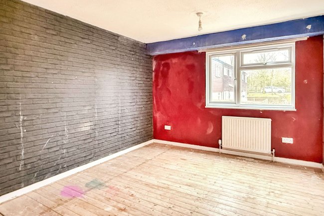 128 Pilgrims Way, Andover, SP10 5HS 2