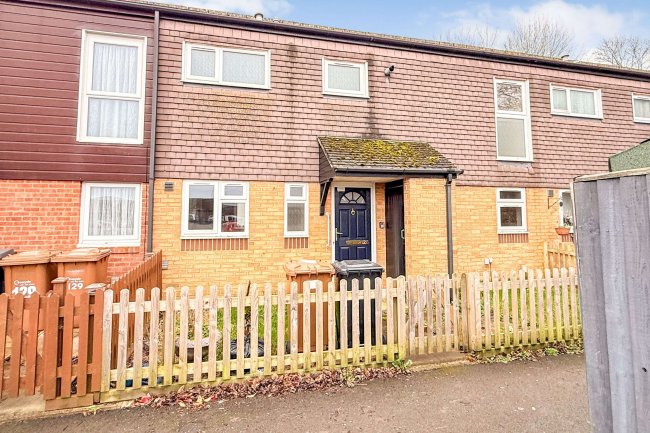 128 Pilgrims Way, Andover, SP10 5HS 2