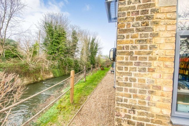 Crane Mews, Gould Road, Twickenham, London TW2 6RS 3