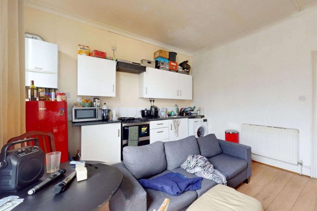 98 Caledonian Road, King Cross, London N1 9DN 8