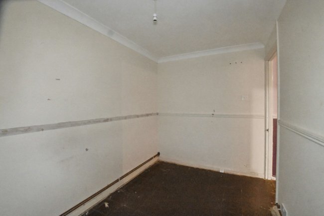 46 Maylands Drive, Sidcup, Kent, DA14 4RZ 6