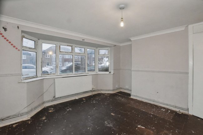 46 Maylands Drive, Sidcup, Kent, DA14 4RZ 6