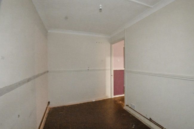 46 Maylands Drive, Sidcup, Kent, DA14 4RZ 6