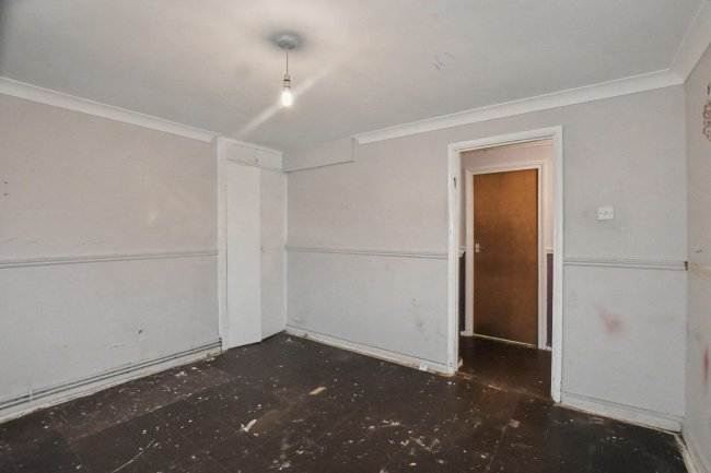 46 Maylands Drive, Sidcup, Kent, DA14 4RZ 6