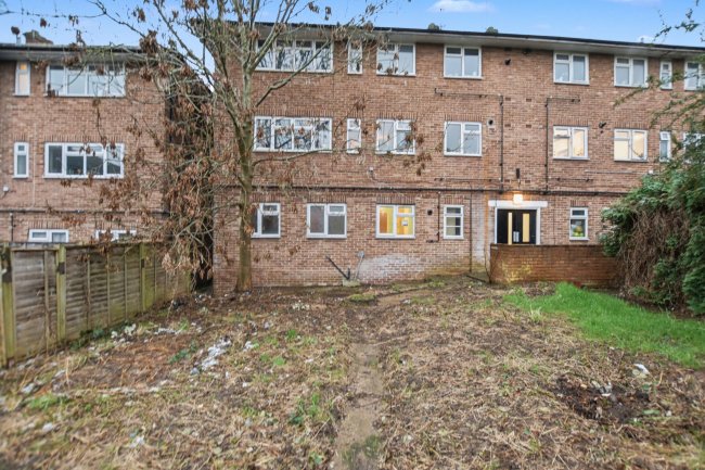 46 Maylands Drive, Sidcup, Kent, DA14 4RZ 6